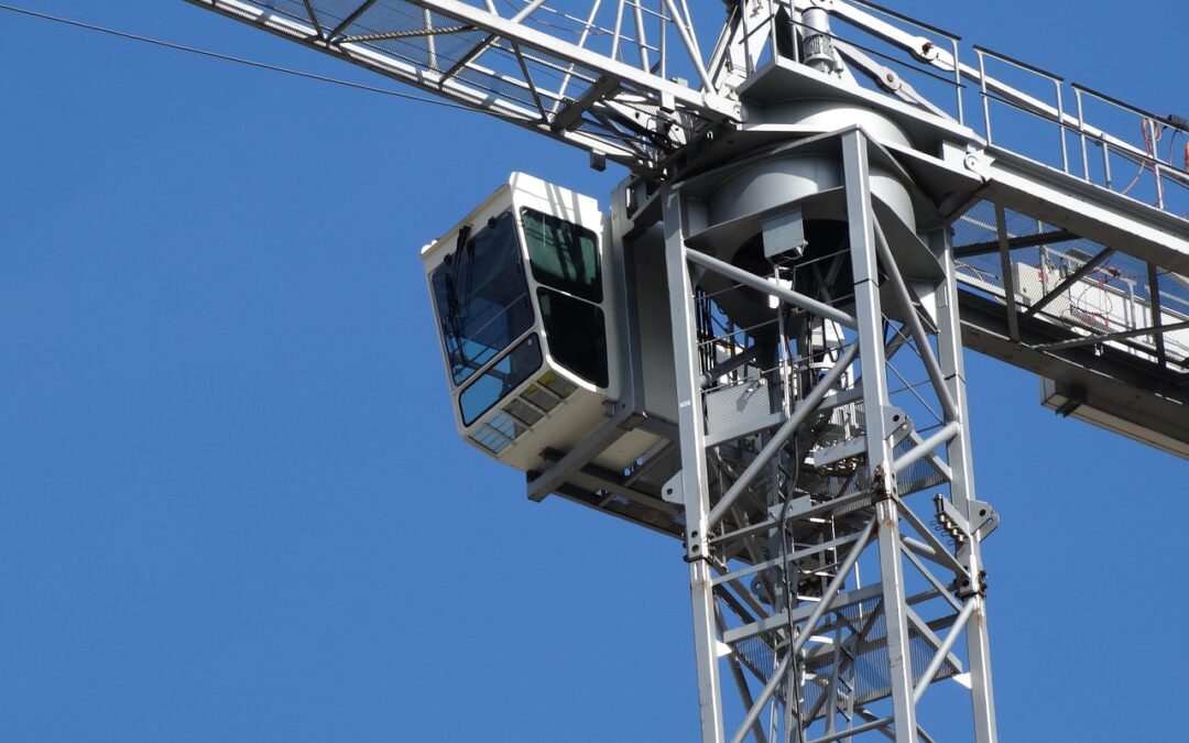 Usine et chantiers BTP : quels sont les équipements de levage indispensables ?